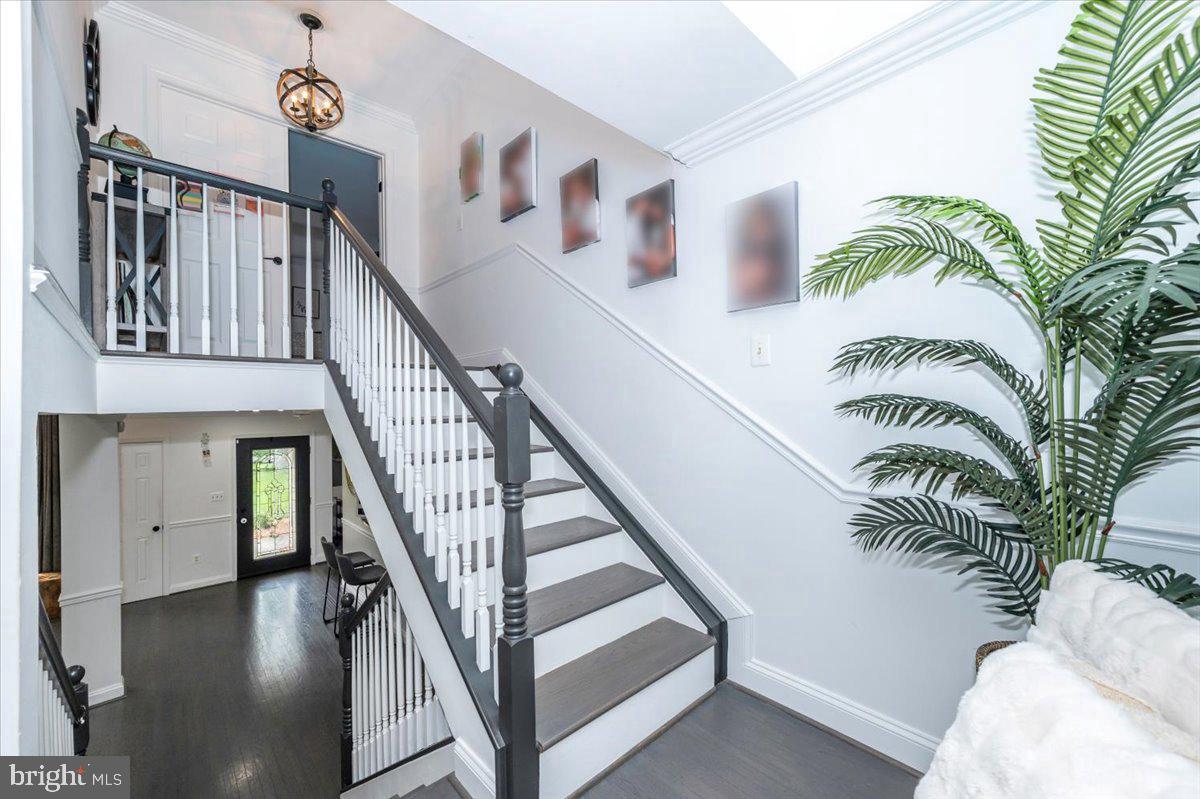6109 COLCHESTER RD, FAIRFAX, Virginia 22030, 5 Bedrooms Bedrooms, ,4 BathroomsBathrooms,Residential,For sale,6109 COLCHESTER RD,VAFX2255222 MLS # VAFX2255222