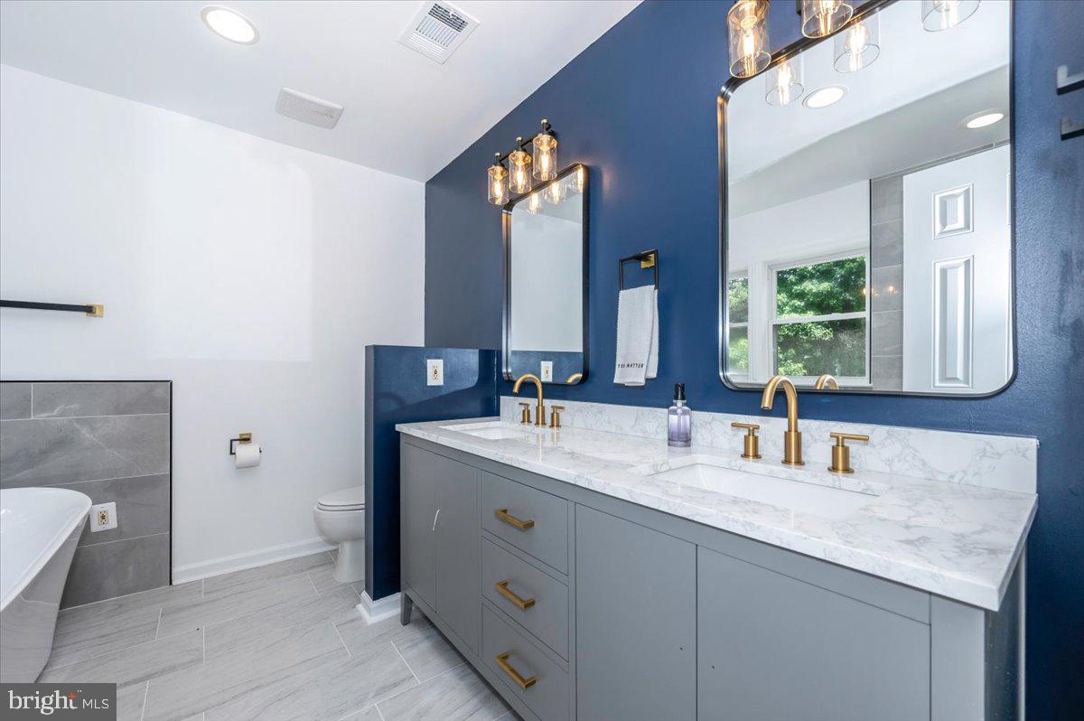 6109 COLCHESTER RD, FAIRFAX, Virginia 22030, 5 Bedrooms Bedrooms, ,4 BathroomsBathrooms,Residential,For sale,6109 COLCHESTER RD,VAFX2255222 MLS # VAFX2255222