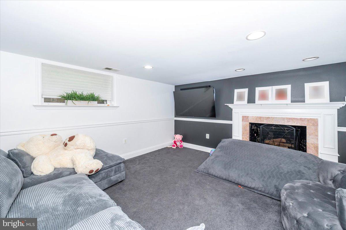 6109 COLCHESTER RD, FAIRFAX, Virginia 22030, 5 Bedrooms Bedrooms, ,4 BathroomsBathrooms,Residential,For sale,6109 COLCHESTER RD,VAFX2255222 MLS # VAFX2255222