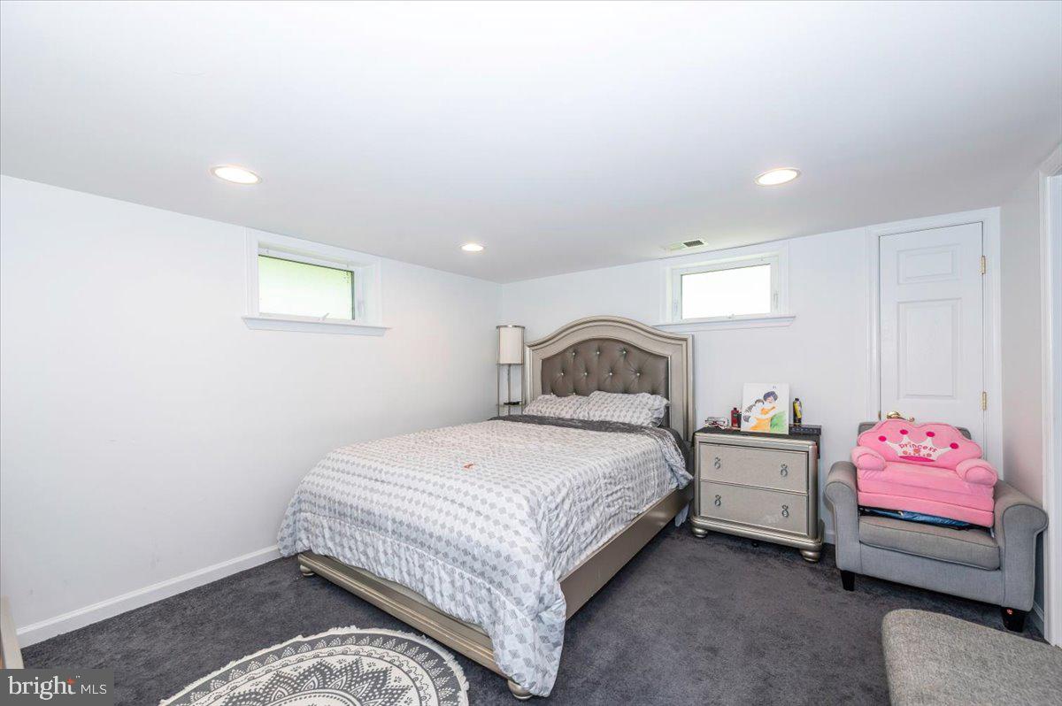 6109 COLCHESTER RD, FAIRFAX, Virginia 22030, 5 Bedrooms Bedrooms, ,4 BathroomsBathrooms,Residential,For sale,6109 COLCHESTER RD,VAFX2255222 MLS # VAFX2255222