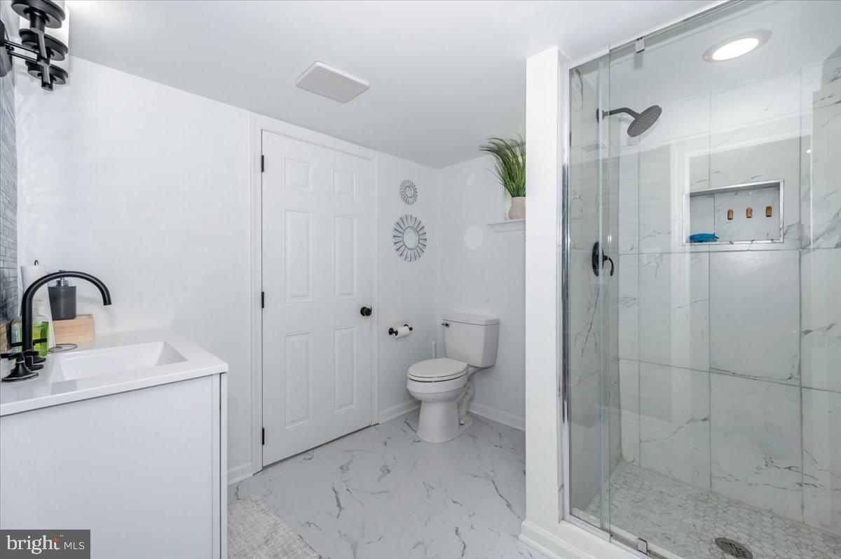 6109 COLCHESTER RD, FAIRFAX, Virginia 22030, 5 Bedrooms Bedrooms, ,4 BathroomsBathrooms,Residential,For sale,6109 COLCHESTER RD,VAFX2255222 MLS # VAFX2255222