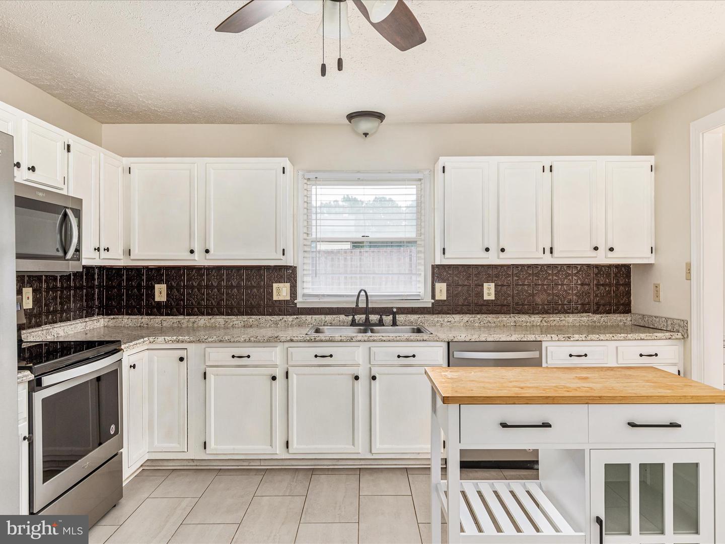 211 KILLDEER RD, STEPHENS CITY, Virginia 22655, 4 Bedrooms Bedrooms, ,2 BathroomsBathrooms,Residential,For sale,211 KILLDEER RD,VAFV2035484 MLS # VAFV2035484