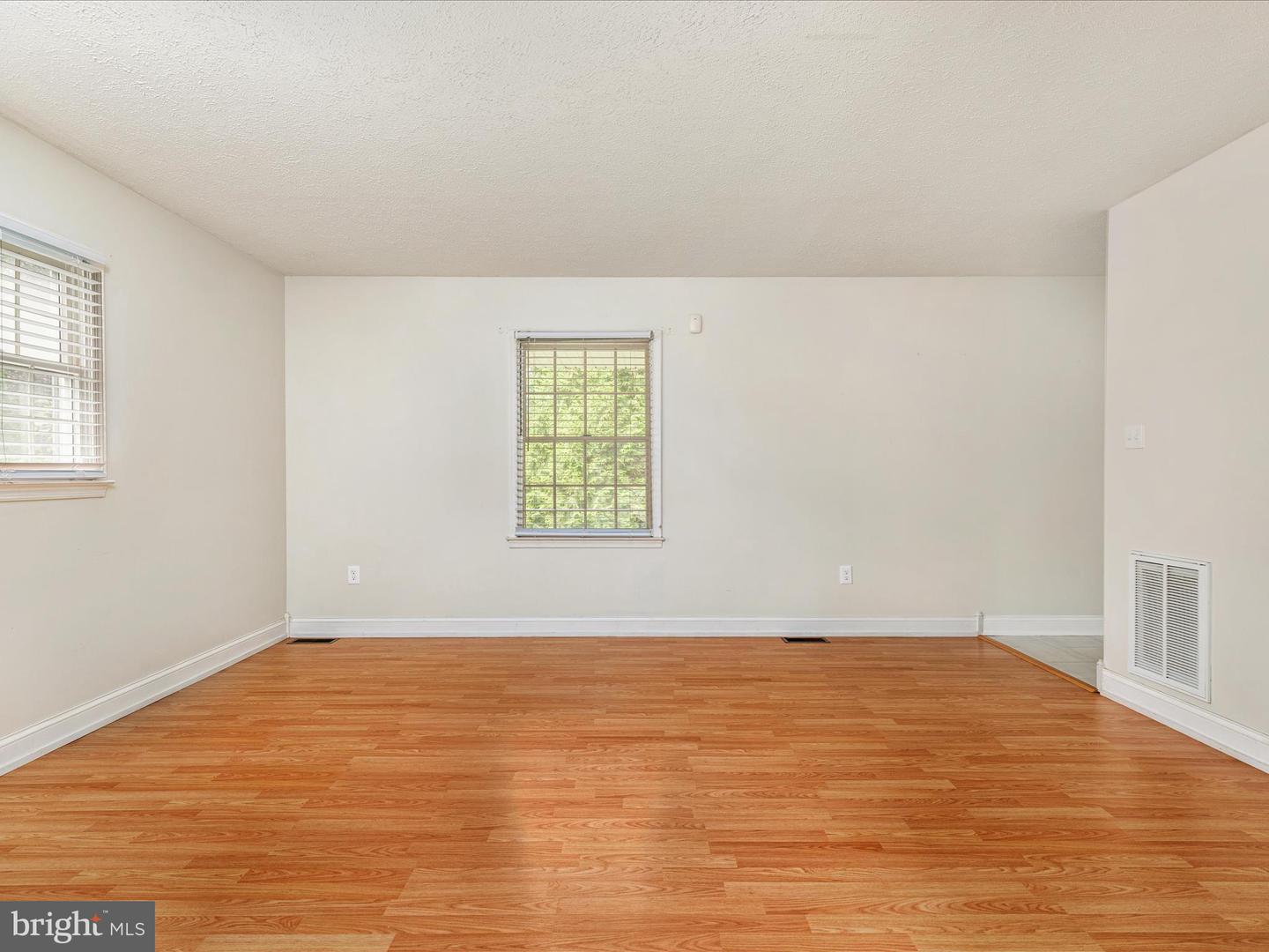 211 KILLDEER RD, STEPHENS CITY, Virginia 22655, 4 Bedrooms Bedrooms, ,2 BathroomsBathrooms,Residential,For sale,211 KILLDEER RD,VAFV2035484 MLS # VAFV2035484