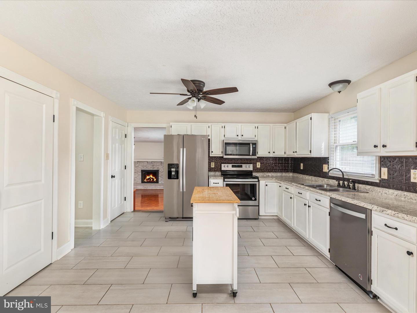211 KILLDEER RD, STEPHENS CITY, Virginia 22655, 4 Bedrooms Bedrooms, ,2 BathroomsBathrooms,Residential,For sale,211 KILLDEER RD,VAFV2035484 MLS # VAFV2035484