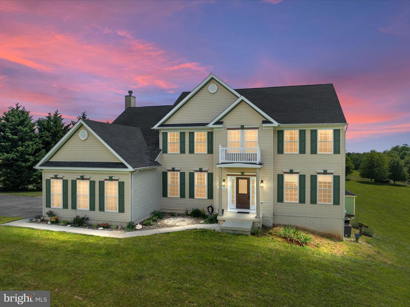 115 SAVANNAH DR, STRASBURG, Virginia 22657, 5 Bedrooms Bedrooms, ,4 BathroomsBathrooms,Residential,For sale,115 SAVANNAH DR,VASH2012002 MLS # VASH2012002