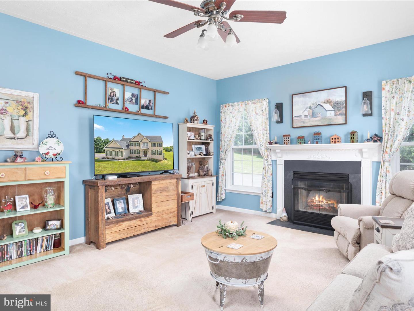 115 SAVANNAH DR, STRASBURG, Virginia 22657, 5 Bedrooms Bedrooms, ,4 BathroomsBathrooms,Residential,For sale,115 SAVANNAH DR,VASH2012002 MLS # VASH2012002