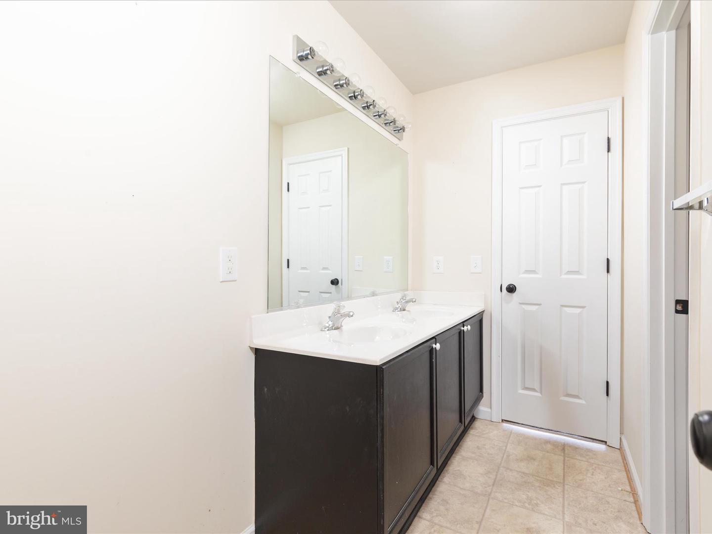 115 SAVANNAH DR, STRASBURG, Virginia 22657, 5 Bedrooms Bedrooms, ,4 BathroomsBathrooms,Residential,For sale,115 SAVANNAH DR,VASH2012002 MLS # VASH2012002