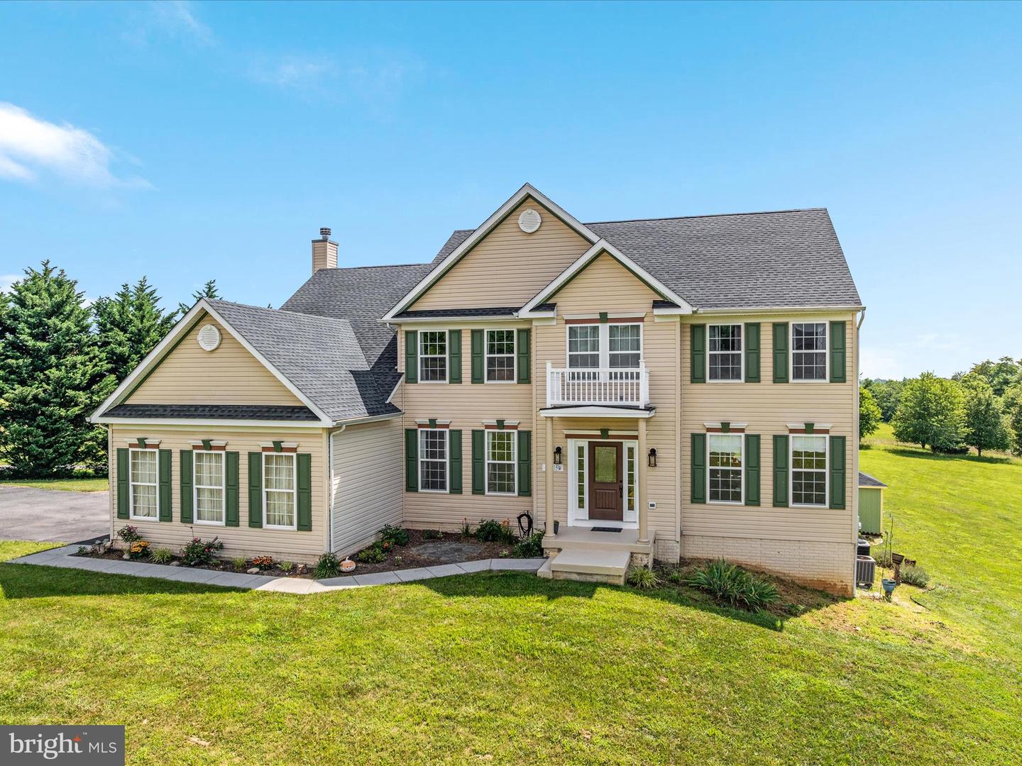 115 SAVANNAH DR, STRASBURG, Virginia 22657, 5 Bedrooms Bedrooms, ,4 BathroomsBathrooms,Residential,For sale,115 SAVANNAH DR,VASH2012002 MLS # VASH2012002