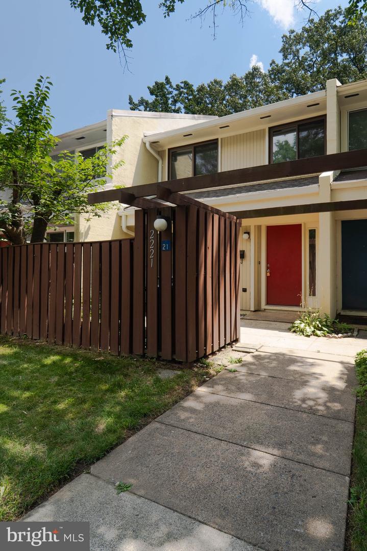 2221 SOUTHGATE SQ, RESTON, Virginia 20191, 3 Bedrooms Bedrooms, ,1 BathroomBathrooms,Residential,For sale,2221 SOUTHGATE SQ,VAFX2255914 MLS # VAFX2255914
