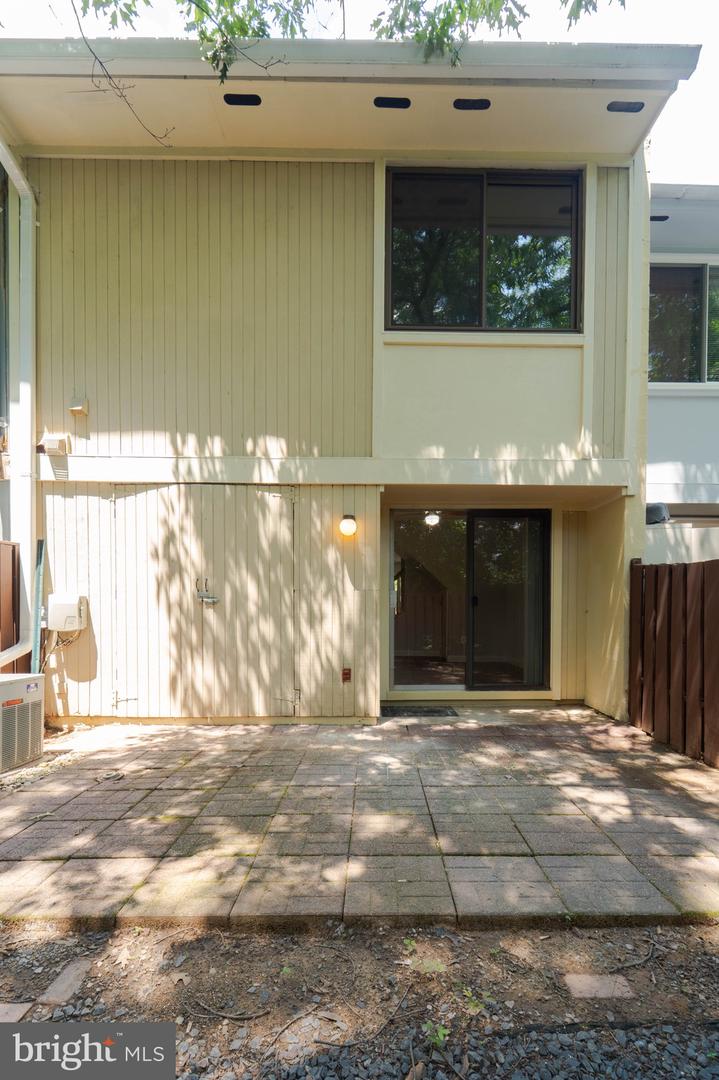 2221 SOUTHGATE SQ, RESTON, Virginia 20191, 3 Bedrooms Bedrooms, ,1 BathroomBathrooms,Residential,For sale,2221 SOUTHGATE SQ,VAFX2255914 MLS # VAFX2255914
