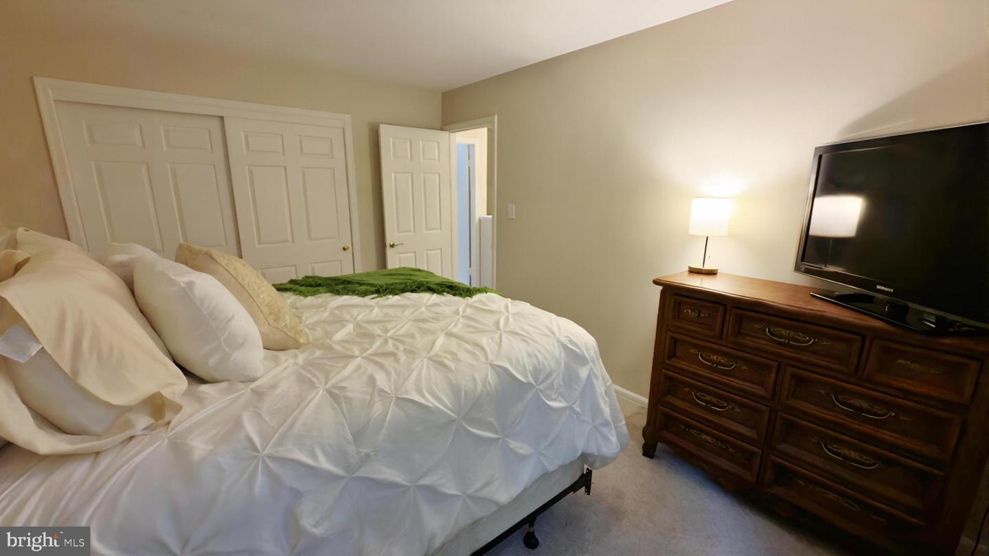 15310 EDGEHILL DR, DUMFRIES, Virginia 22025, 4 Bedrooms Bedrooms, 5 Rooms Rooms,3 BathroomsBathrooms,Residential,For sale,15310 EDGEHILL DR,VAPW2099380 MLS # VAPW2099380