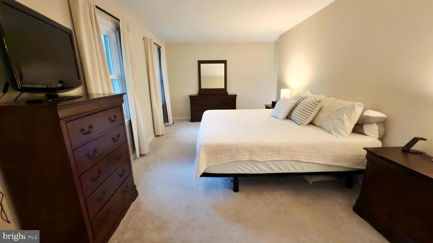 15310 EDGEHILL DR, DUMFRIES, Virginia 22025, 4 Bedrooms Bedrooms, 5 Rooms Rooms,3 BathroomsBathrooms,Residential,For sale,15310 EDGEHILL DR,VAPW2099380 MLS # VAPW2099380
