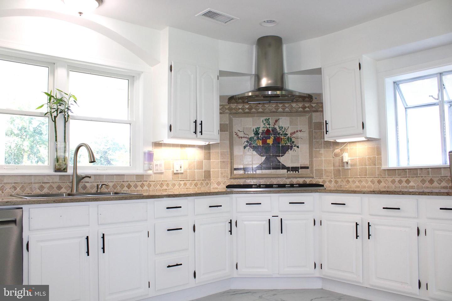 15620 COMPTON RD, CENTREVILLE, Virginia 20121, 4 Bedrooms Bedrooms, ,2 BathroomsBathrooms,Residential,For sale,15620 COMPTON RD,VAFX2255980 MLS # VAFX2255980