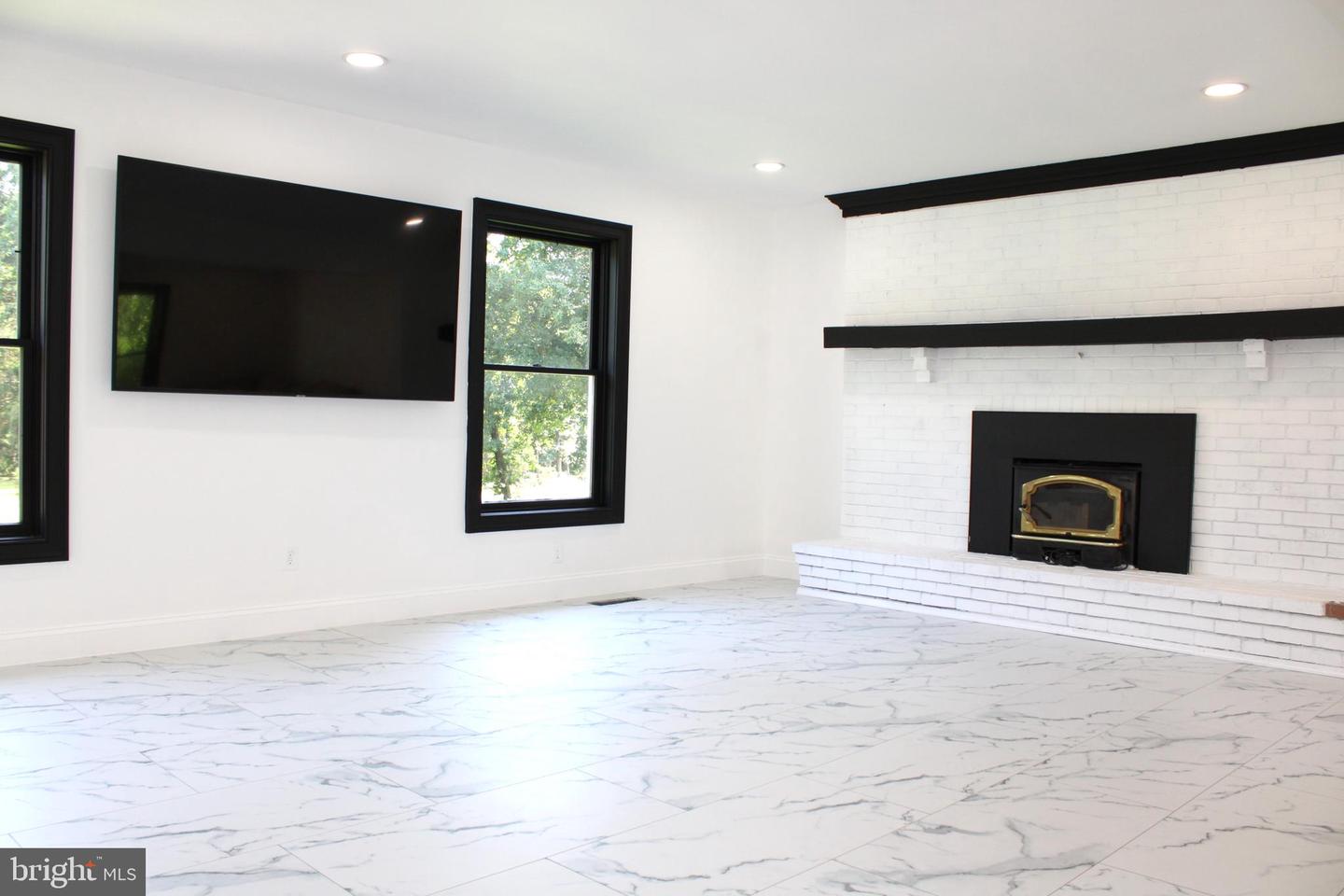 15620 COMPTON RD, CENTREVILLE, Virginia 20121, 4 Bedrooms Bedrooms, ,2 BathroomsBathrooms,Residential,For sale,15620 COMPTON RD,VAFX2255980 MLS # VAFX2255980