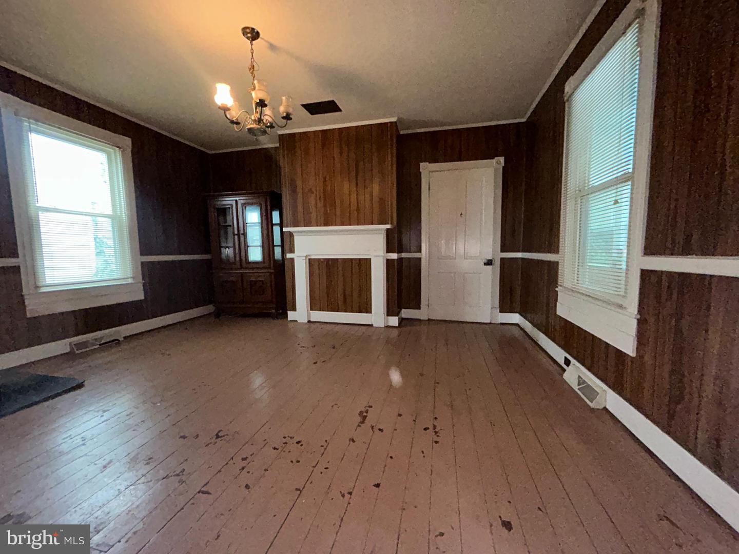 161 MAIN ST E, ORANGE, Virginia 22960, 3 Bedrooms Bedrooms, ,1 BathroomBathrooms,Residential,For sale,161 MAIN ST E,VAOR2010226 MLS # VAOR2010226