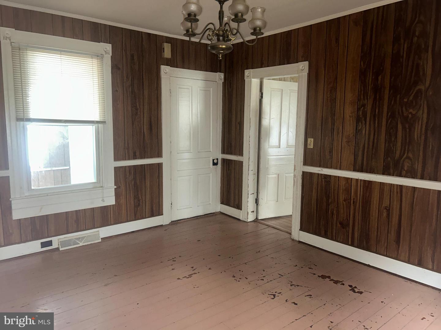 161 MAIN ST E, ORANGE, Virginia 22960, 3 Bedrooms Bedrooms, ,1 BathroomBathrooms,Residential,For sale,161 MAIN ST E,VAOR2010226 MLS # VAOR2010226