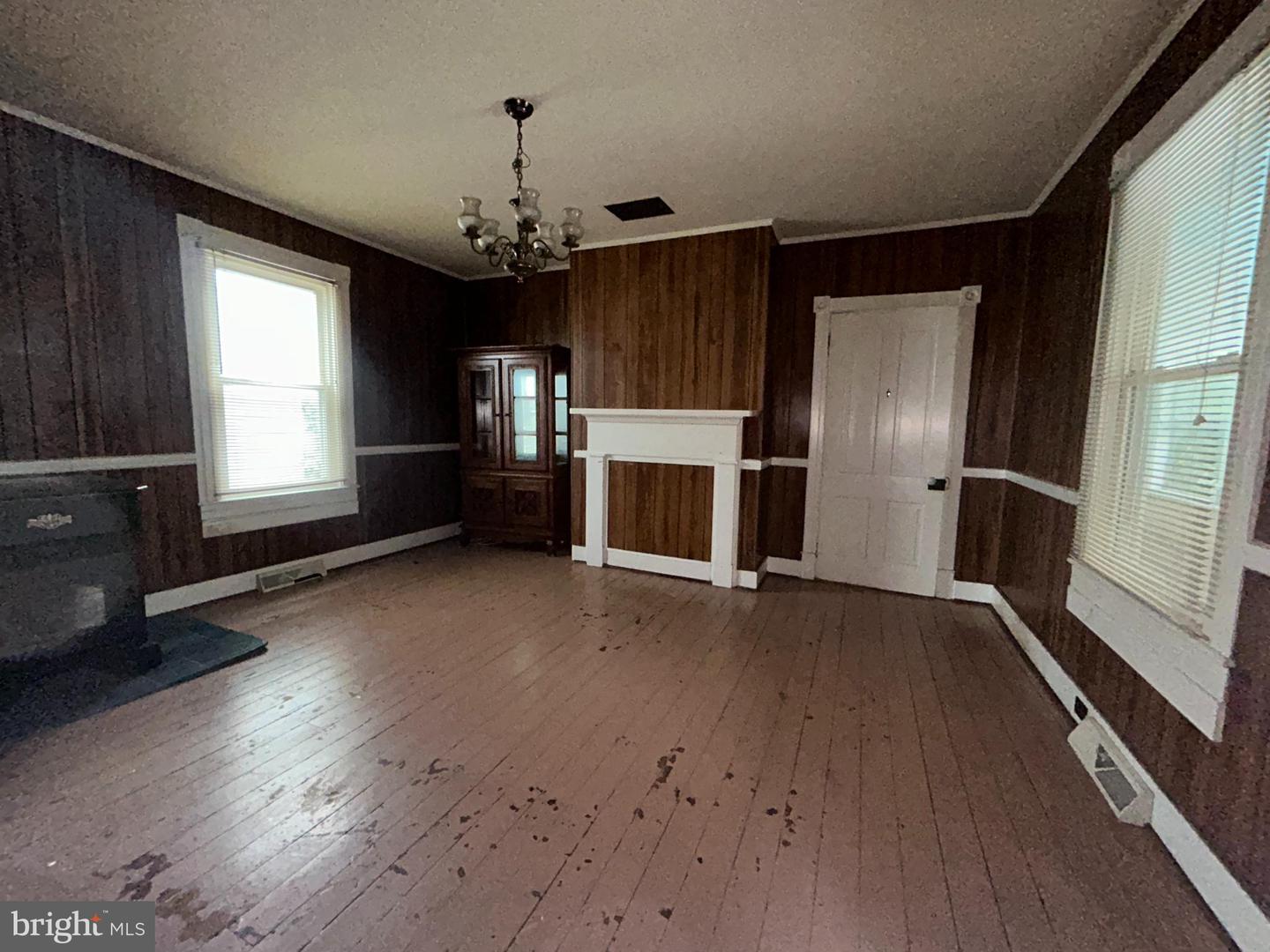 161 MAIN ST E, ORANGE, Virginia 22960, 3 Bedrooms Bedrooms, ,1 BathroomBathrooms,Residential,For sale,161 MAIN ST E,VAOR2010226 MLS # VAOR2010226