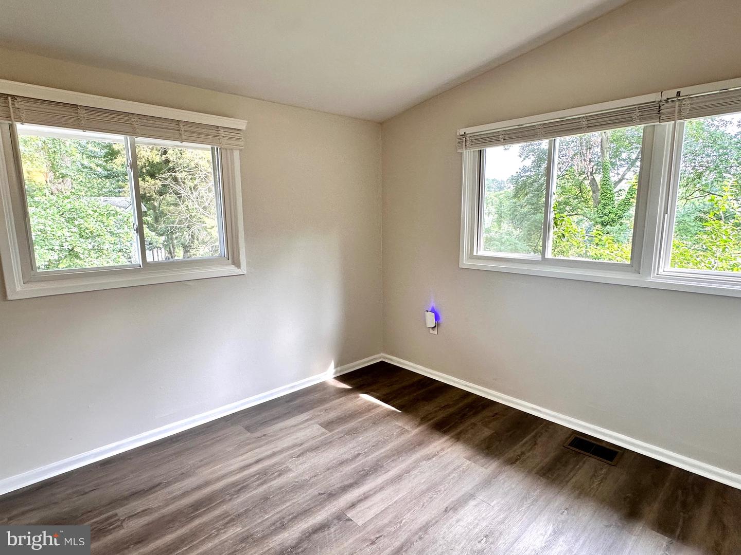 4103 IVANHOE LN, ALEXANDRIA, Virginia 22310, 5 Bedrooms Bedrooms, ,2 BathroomsBathrooms,Residential,For sale,4103 IVANHOE LN,VAFX2256058 MLS # VAFX2256058