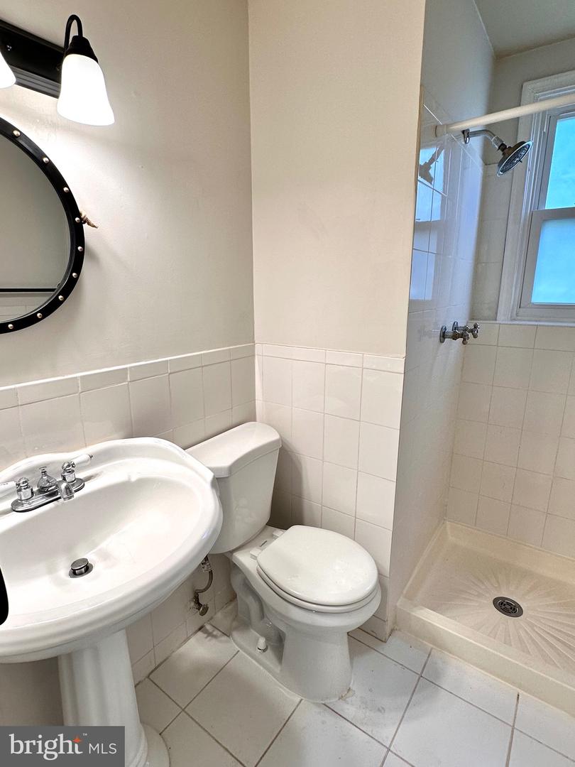 4103 IVANHOE LN, ALEXANDRIA, Virginia 22310, 5 Bedrooms Bedrooms, ,2 BathroomsBathrooms,Residential,For sale,4103 IVANHOE LN,VAFX2256058 MLS # VAFX2256058