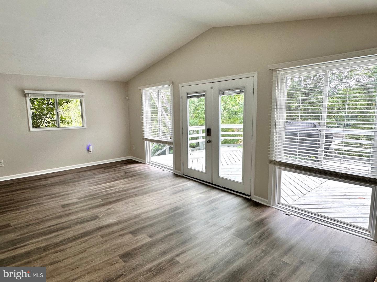 4103 IVANHOE LN, ALEXANDRIA, Virginia 22310, 5 Bedrooms Bedrooms, ,2 BathroomsBathrooms,Residential,For sale,4103 IVANHOE LN,VAFX2256058 MLS # VAFX2256058