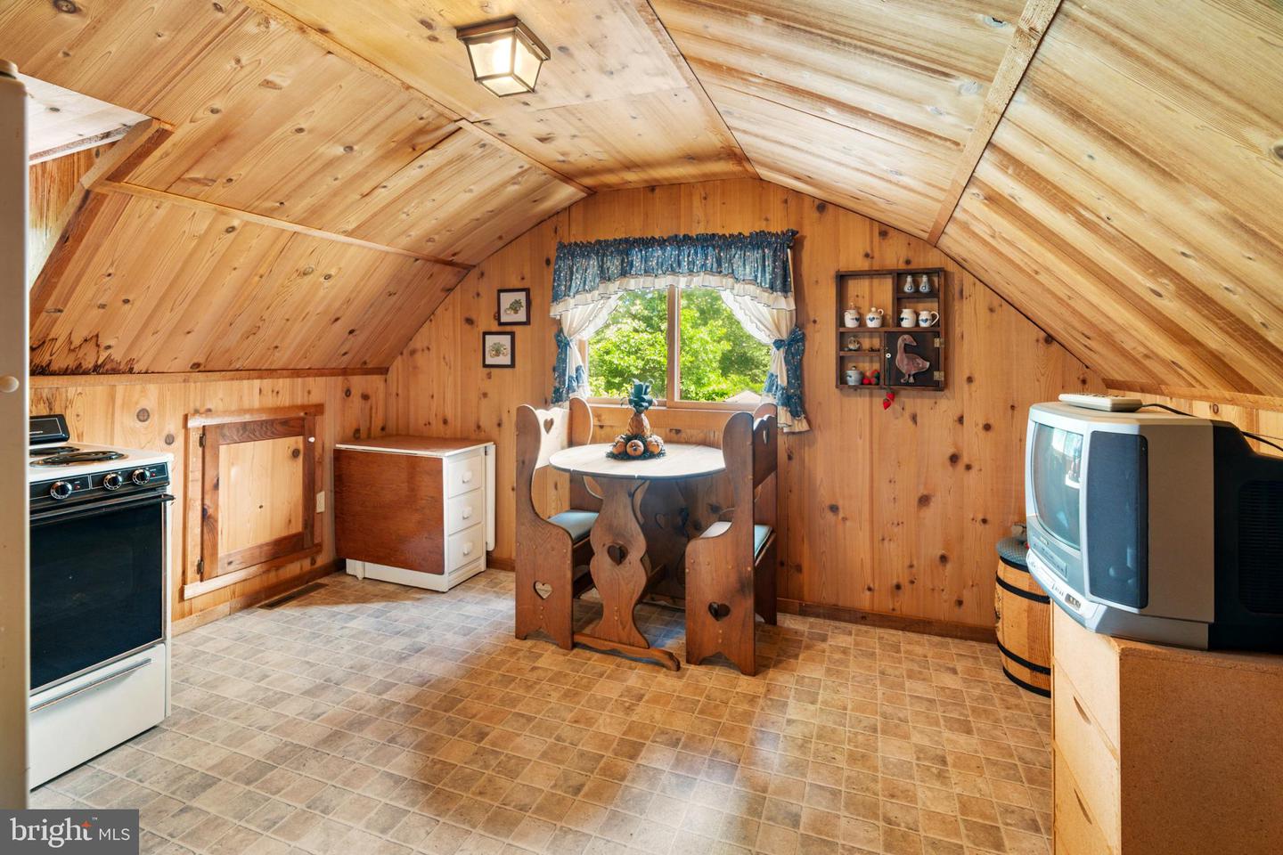 1147 MILL RD, WOODSTOCK, Virginia 22664, 3 Bedrooms Bedrooms, ,3 BathroomsBathrooms,Residential,For sale,1147 MILL RD,VASH2012016 MLS # VASH2012016