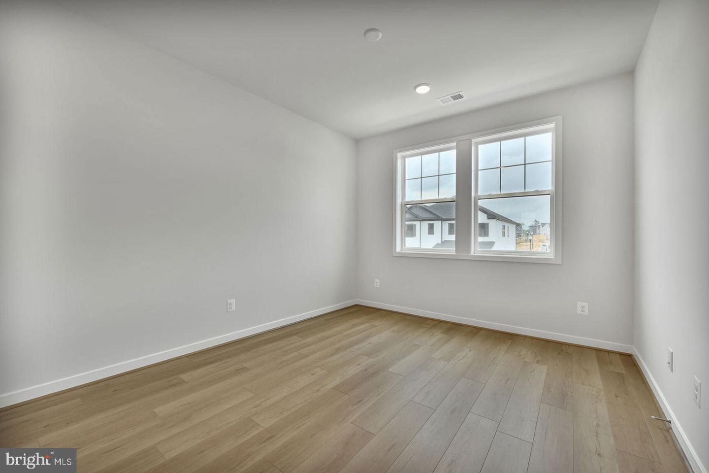 42018 NIGHT NURSE CIR, ASHBURN, Virginia 20148, 6 Bedrooms Bedrooms, ,5 BathroomsBathrooms,Residential,For sale,42018 NIGHT NURSE CIR,VALO2102430 MLS # VALO2102430