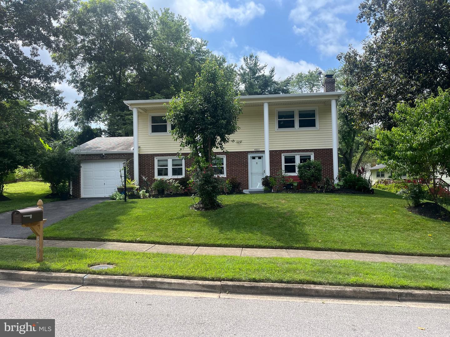 4803 LOCKWOOD LN, WOODBRIDGE, Virginia 22193, 4 Bedrooms Bedrooms, 8 Rooms Rooms,3 BathroomsBathrooms,Residential,For sale,4803 LOCKWOOD LN,VAPW2099438 MLS # VAPW2099438