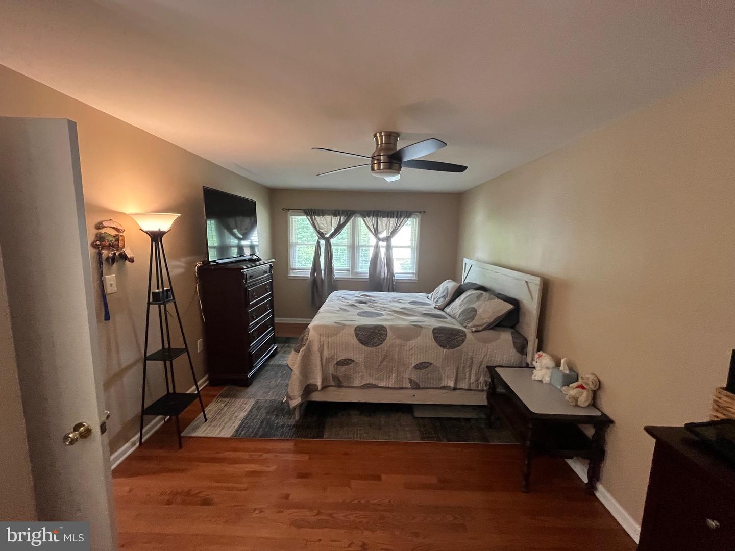 4803 LOCKWOOD LN, WOODBRIDGE, Virginia 22193, 4 Bedrooms Bedrooms, 8 Rooms Rooms,3 BathroomsBathrooms,Residential,For sale,4803 LOCKWOOD LN,VAPW2099438 MLS # VAPW2099438