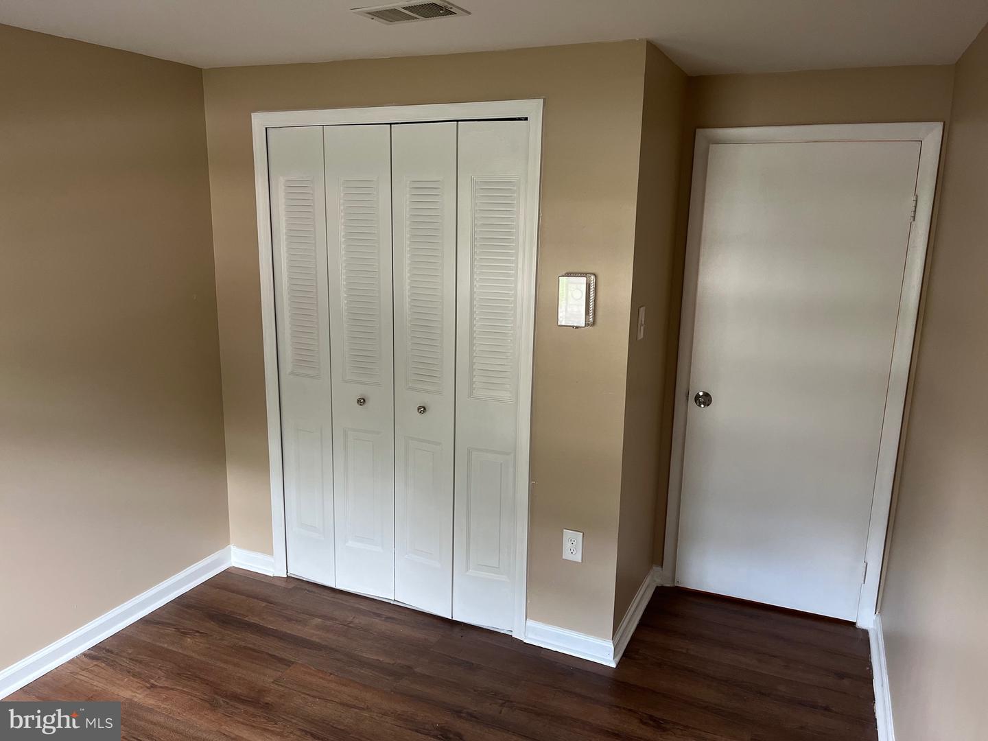 4803 LOCKWOOD LN, WOODBRIDGE, Virginia 22193, 4 Bedrooms Bedrooms, 8 Rooms Rooms,3 BathroomsBathrooms,Residential,For sale,4803 LOCKWOOD LN,VAPW2099438 MLS # VAPW2099438