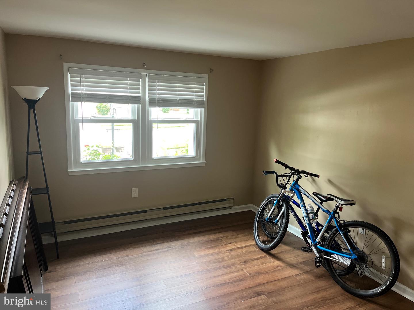 4803 LOCKWOOD LN, WOODBRIDGE, Virginia 22193, 4 Bedrooms Bedrooms, 8 Rooms Rooms,3 BathroomsBathrooms,Residential,For sale,4803 LOCKWOOD LN,VAPW2099438 MLS # VAPW2099438