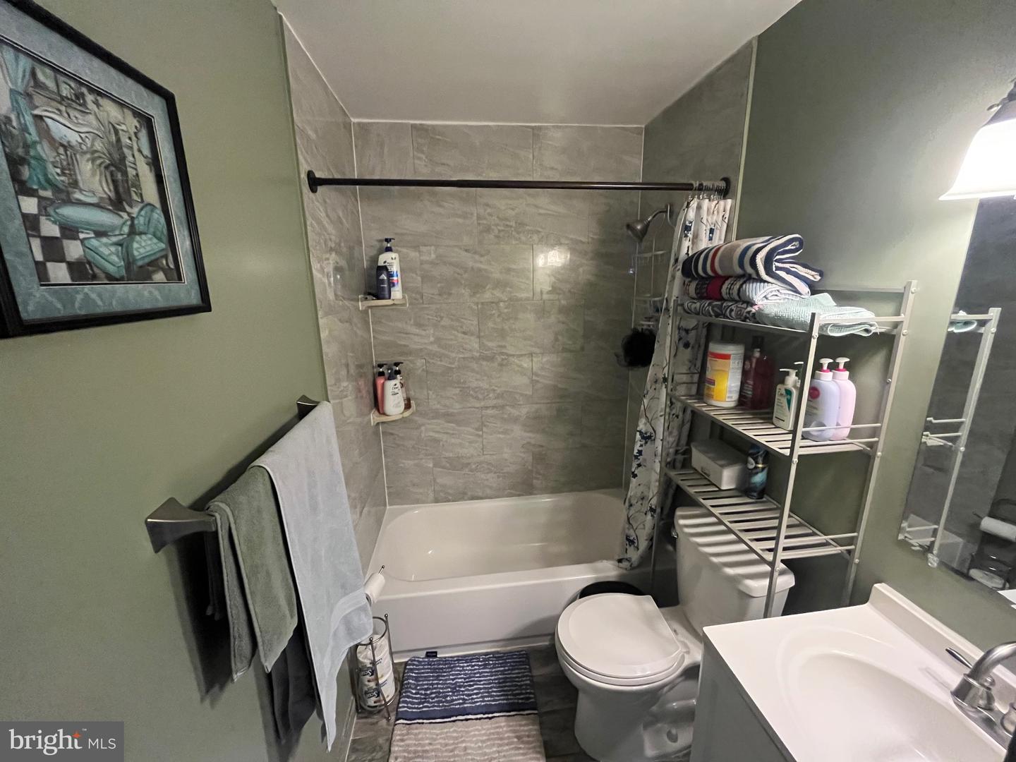 4803 LOCKWOOD LN, WOODBRIDGE, Virginia 22193, 4 Bedrooms Bedrooms, 8 Rooms Rooms,3 BathroomsBathrooms,Residential,For sale,4803 LOCKWOOD LN,VAPW2099438 MLS # VAPW2099438