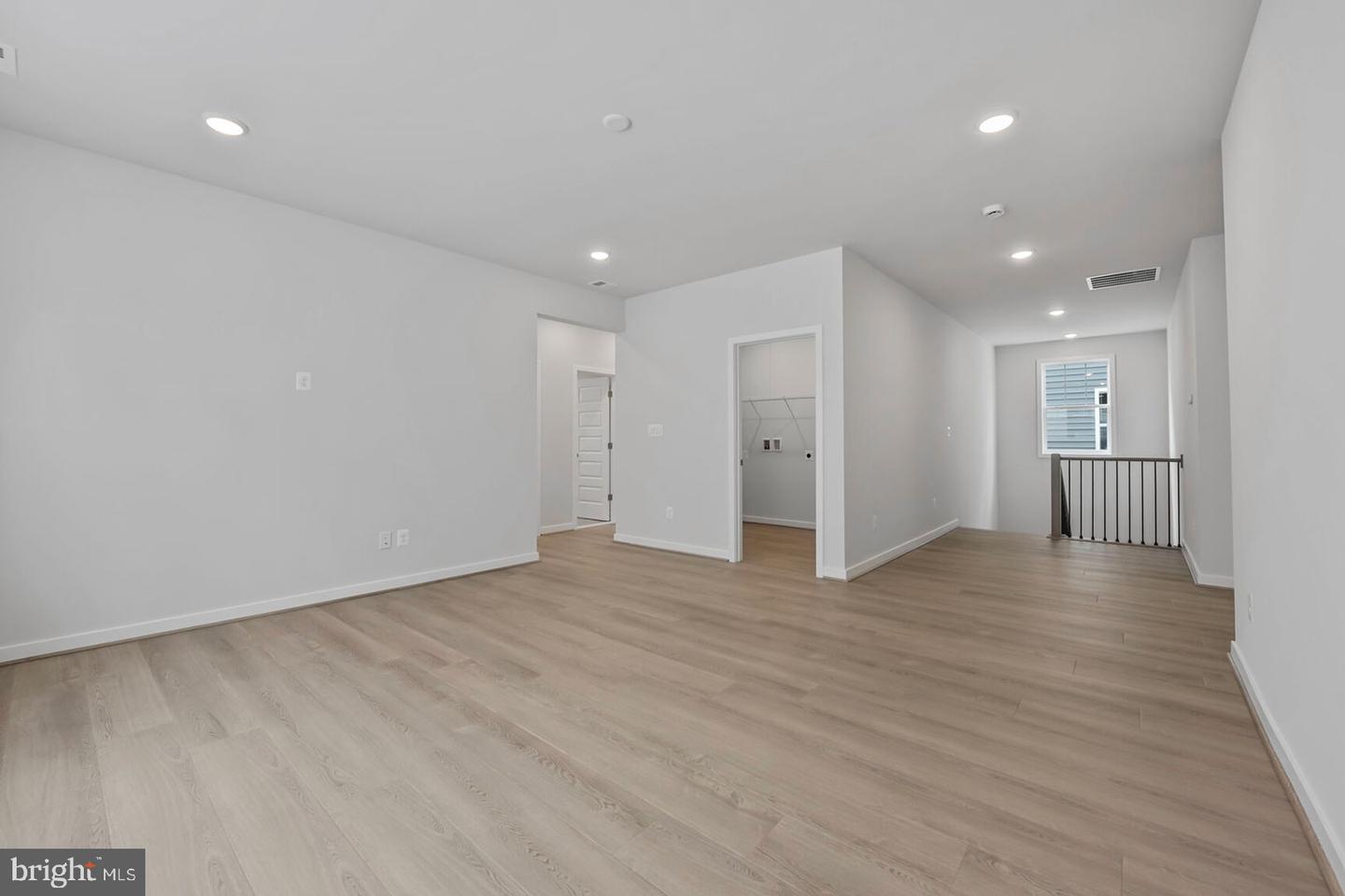 42010 NIGHT NURSE CIR, ASHBURN, Virginia 20148, 6 Bedrooms Bedrooms, ,5 BathroomsBathrooms,Residential,For sale,42010 NIGHT NURSE CIR,VALO2102438 MLS # VALO2102438