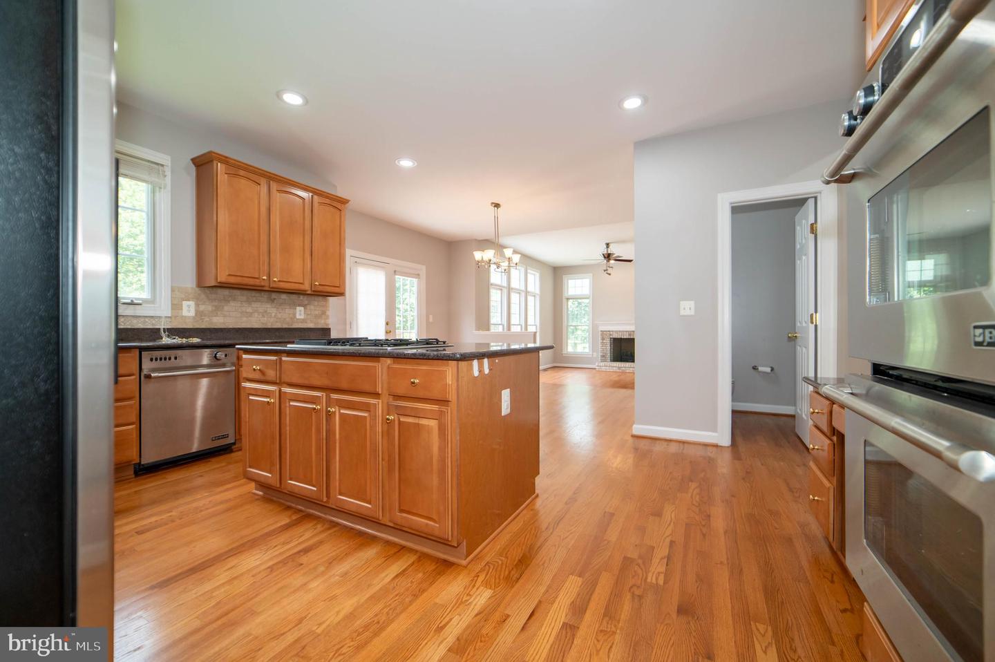 10116 CARLINGTON VALLEY CT, MANASSAS, Virginia 20111, 4 Bedrooms Bedrooms, ,3 BathroomsBathrooms,Residential,For sale,10116 CARLINGTON VALLEY CT,VAPW2099458 MLS # VAPW2099458