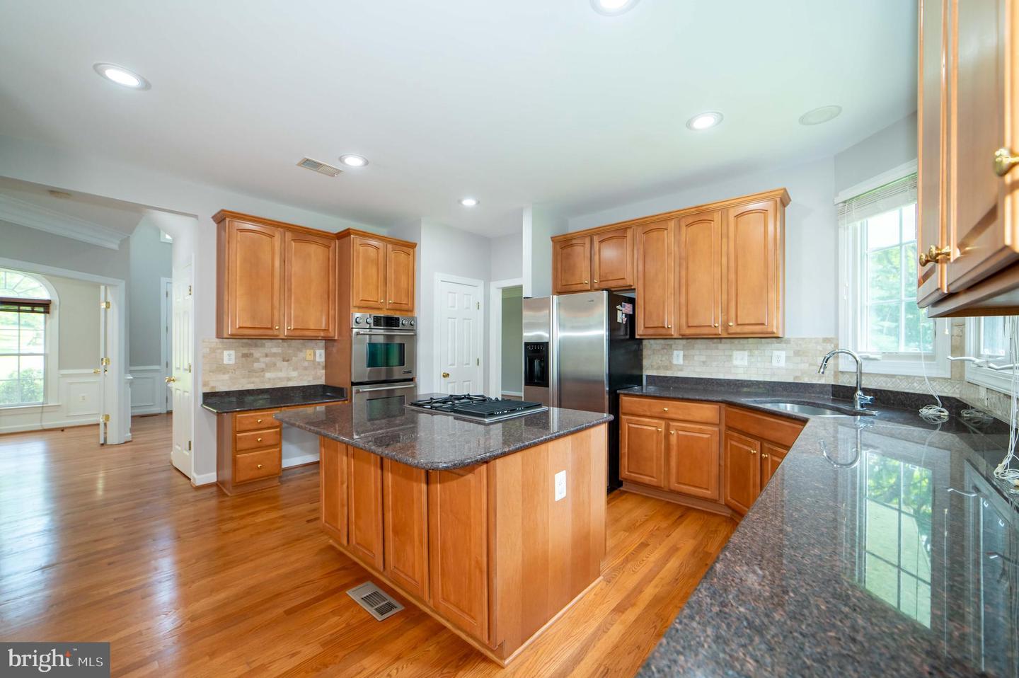 10116 CARLINGTON VALLEY CT, MANASSAS, Virginia 20111, 4 Bedrooms Bedrooms, ,3 BathroomsBathrooms,Residential,For sale,10116 CARLINGTON VALLEY CT,VAPW2099458 MLS # VAPW2099458