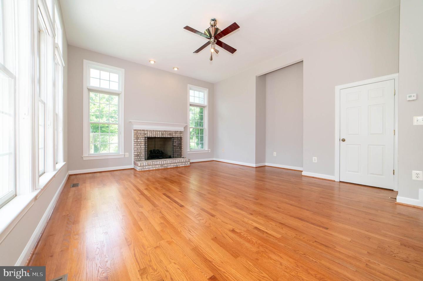 10116 CARLINGTON VALLEY CT, MANASSAS, Virginia 20111, 4 Bedrooms Bedrooms, ,3 BathroomsBathrooms,Residential,For sale,10116 CARLINGTON VALLEY CT,VAPW2099458 MLS # VAPW2099458