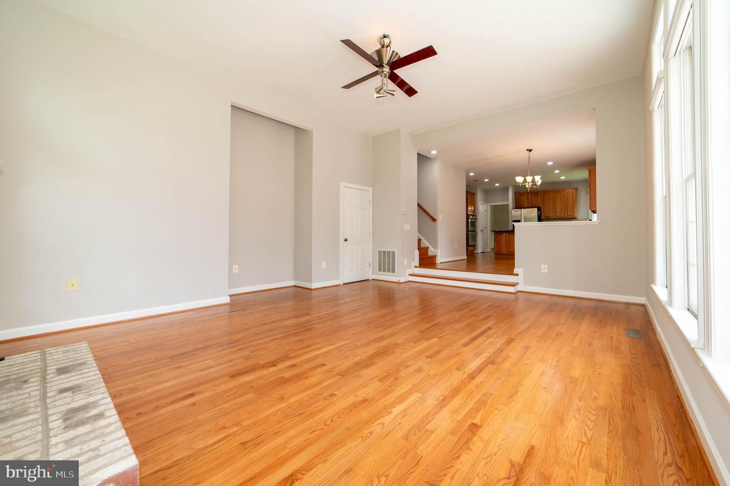 10116 CARLINGTON VALLEY CT, MANASSAS, Virginia 20111, 4 Bedrooms Bedrooms, ,3 BathroomsBathrooms,Residential,For sale,10116 CARLINGTON VALLEY CT,VAPW2099458 MLS # VAPW2099458