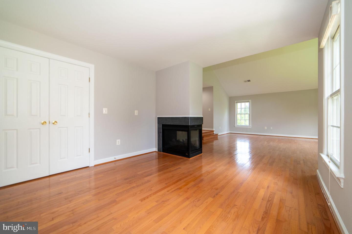 10116 CARLINGTON VALLEY CT, MANASSAS, Virginia 20111, 4 Bedrooms Bedrooms, ,3 BathroomsBathrooms,Residential,For sale,10116 CARLINGTON VALLEY CT,VAPW2099458 MLS # VAPW2099458