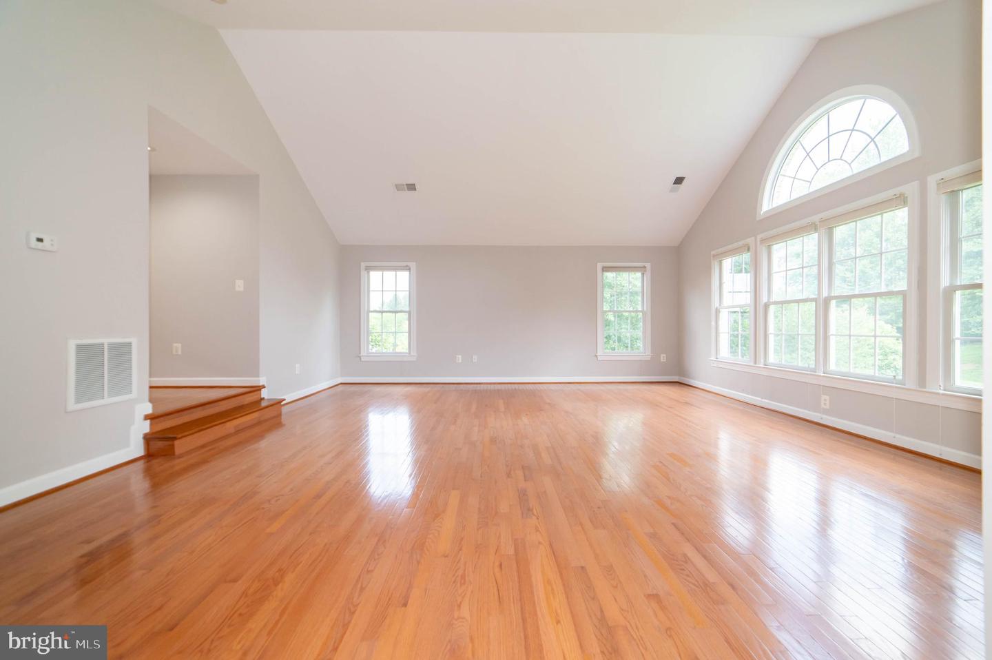 10116 CARLINGTON VALLEY CT, MANASSAS, Virginia 20111, 4 Bedrooms Bedrooms, ,3 BathroomsBathrooms,Residential,For sale,10116 CARLINGTON VALLEY CT,VAPW2099458 MLS # VAPW2099458