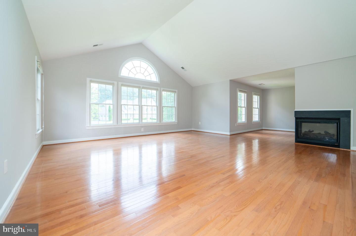 10116 CARLINGTON VALLEY CT, MANASSAS, Virginia 20111, 4 Bedrooms Bedrooms, ,3 BathroomsBathrooms,Residential,For sale,10116 CARLINGTON VALLEY CT,VAPW2099458 MLS # VAPW2099458