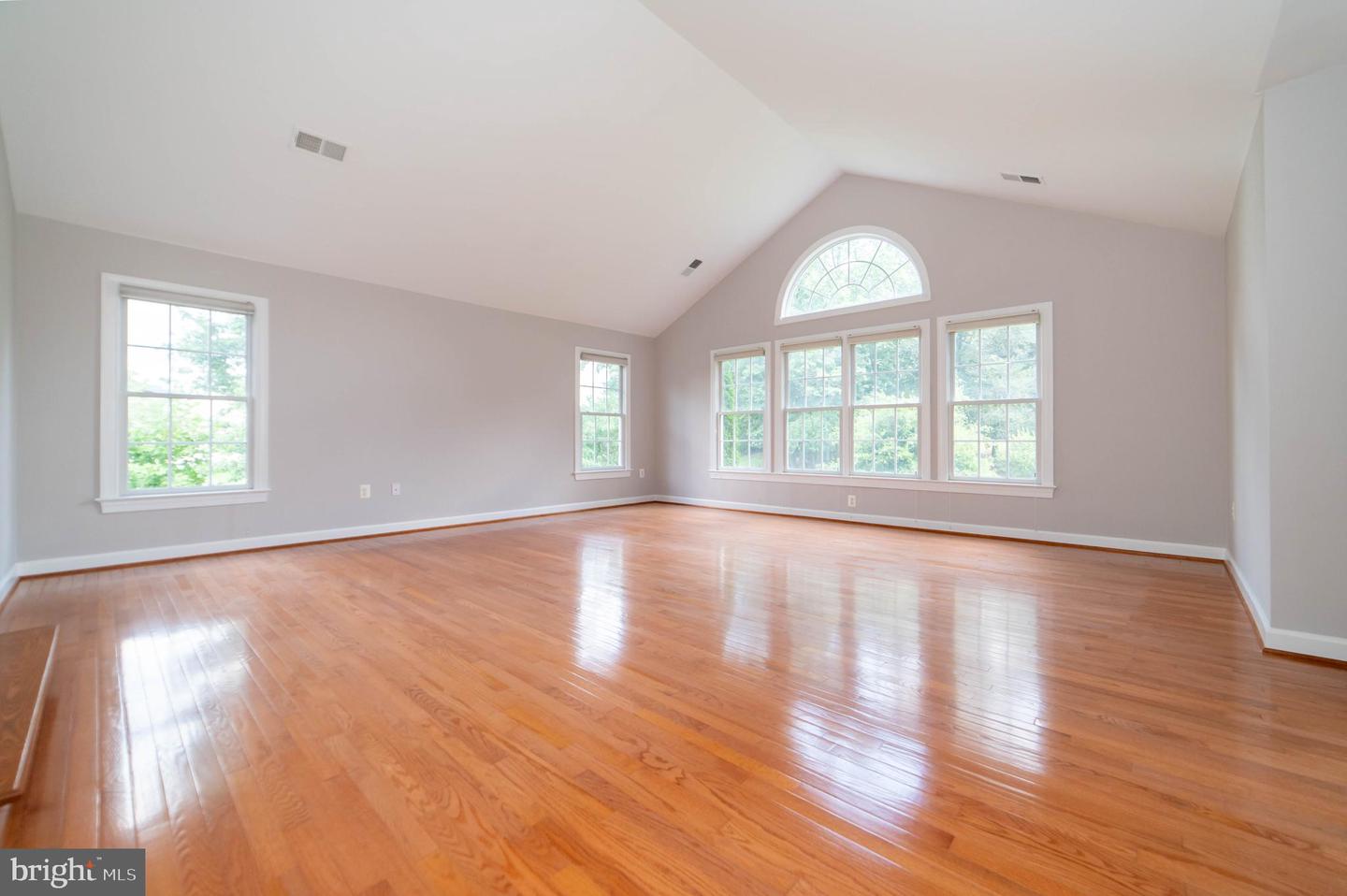 10116 CARLINGTON VALLEY CT, MANASSAS, Virginia 20111, 4 Bedrooms Bedrooms, ,3 BathroomsBathrooms,Residential,For sale,10116 CARLINGTON VALLEY CT,VAPW2099458 MLS # VAPW2099458