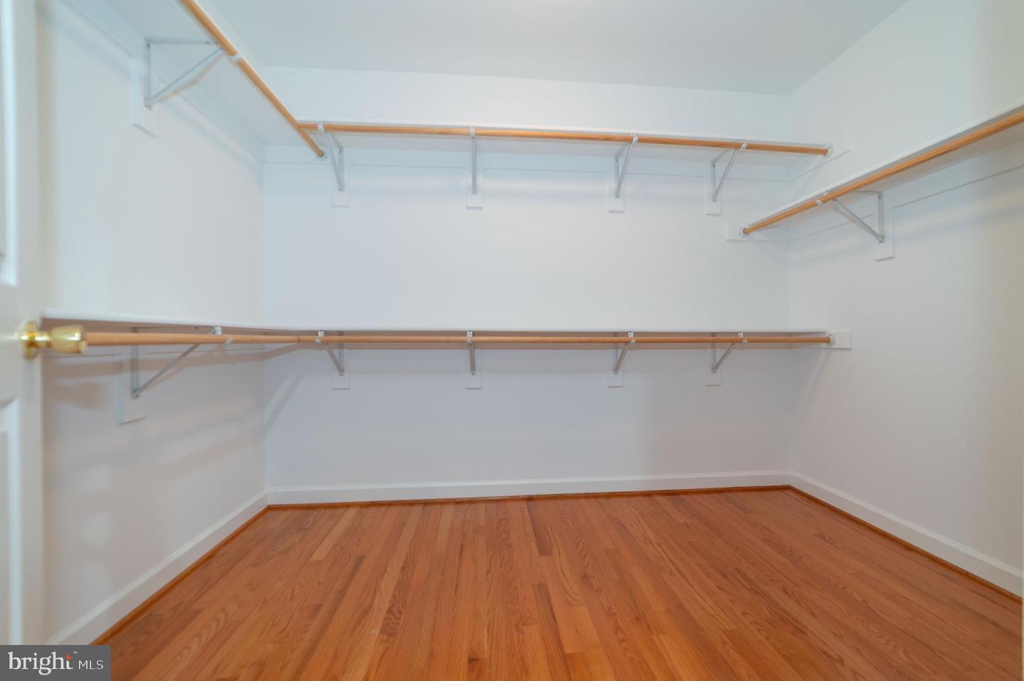 10116 CARLINGTON VALLEY CT, MANASSAS, Virginia 20111, 4 Bedrooms Bedrooms, ,3 BathroomsBathrooms,Residential,For sale,10116 CARLINGTON VALLEY CT,VAPW2099458 MLS # VAPW2099458