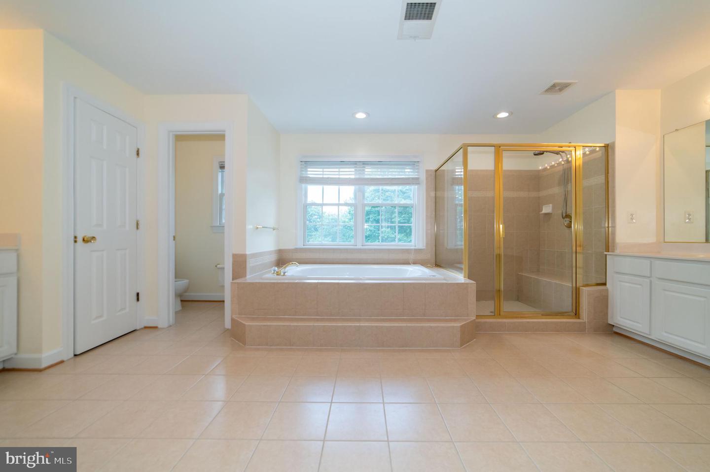 10116 CARLINGTON VALLEY CT, MANASSAS, Virginia 20111, 4 Bedrooms Bedrooms, ,3 BathroomsBathrooms,Residential,For sale,10116 CARLINGTON VALLEY CT,VAPW2099458 MLS # VAPW2099458