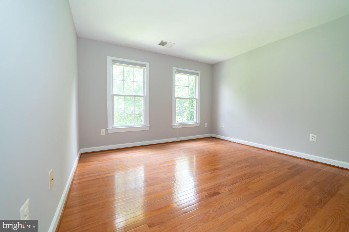 10116 CARLINGTON VALLEY CT, MANASSAS, Virginia 20111, 4 Bedrooms Bedrooms, ,3 BathroomsBathrooms,Residential,For sale,10116 CARLINGTON VALLEY CT,VAPW2099458 MLS # VAPW2099458
