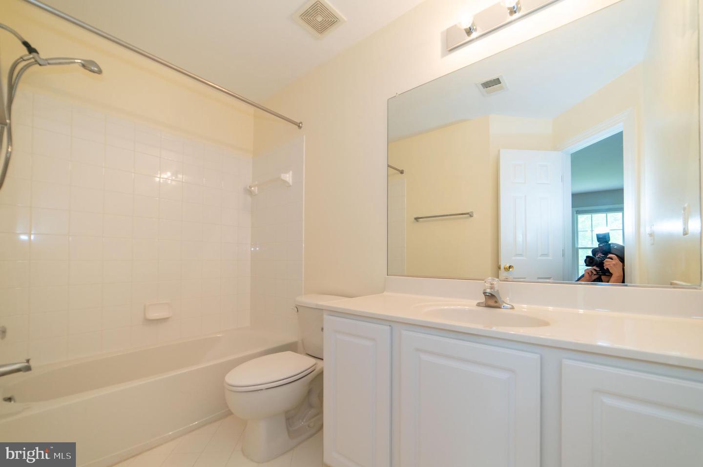 10116 CARLINGTON VALLEY CT, MANASSAS, Virginia 20111, 4 Bedrooms Bedrooms, ,3 BathroomsBathrooms,Residential,For sale,10116 CARLINGTON VALLEY CT,VAPW2099458 MLS # VAPW2099458