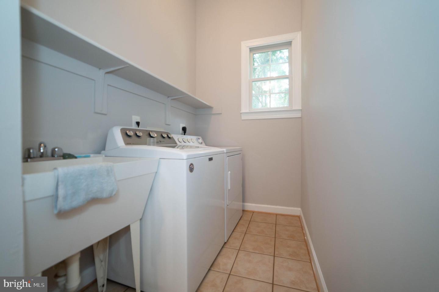 10116 CARLINGTON VALLEY CT, MANASSAS, Virginia 20111, 4 Bedrooms Bedrooms, ,3 BathroomsBathrooms,Residential,For sale,10116 CARLINGTON VALLEY CT,VAPW2099458 MLS # VAPW2099458