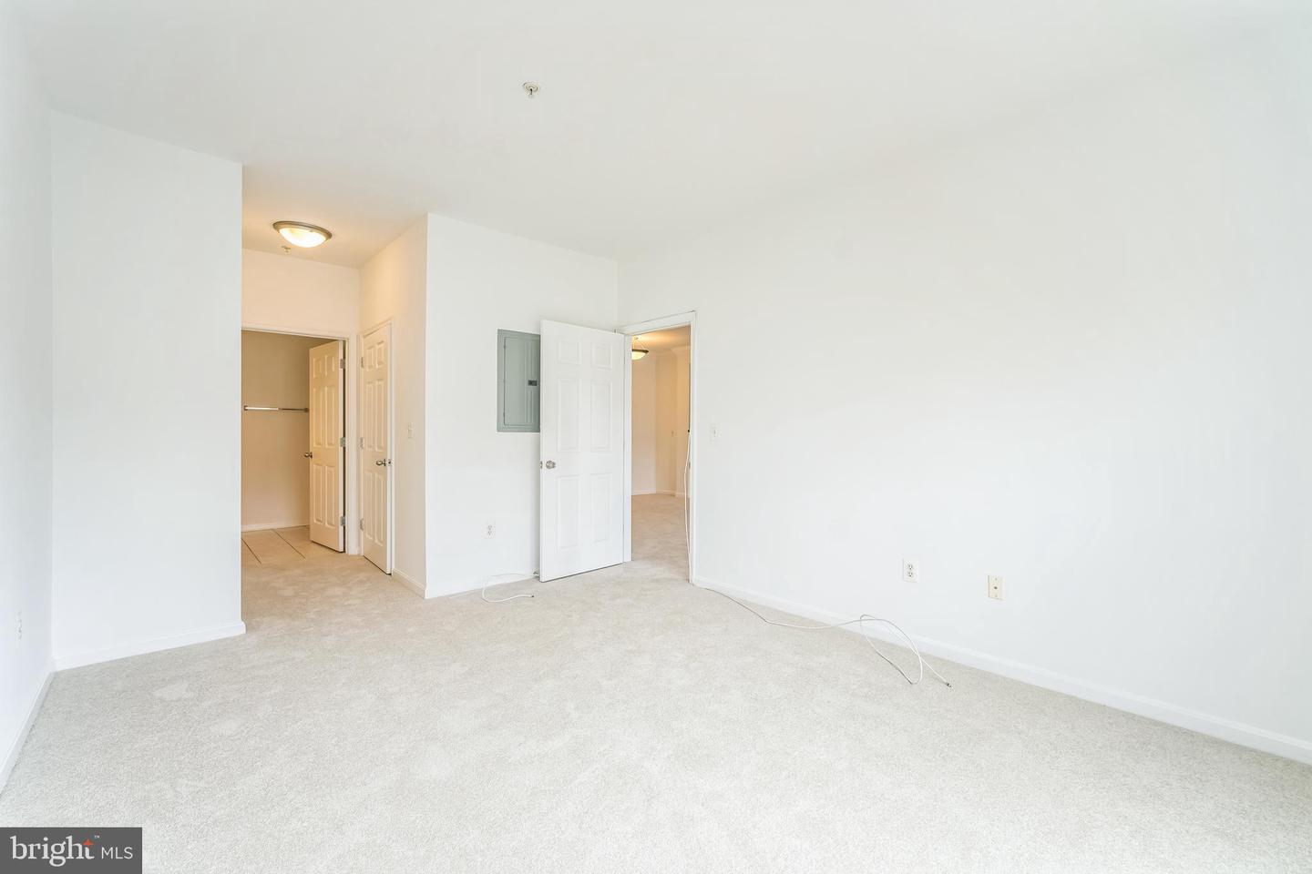 4854 EISENHOWER AVE #456, ALEXANDRIA, Virginia 22304, 2 Bedrooms Bedrooms, ,2 BathroomsBathrooms,Residential,For sale,4854 EISENHOWER AVE #456,VAAX2047606 MLS # VAAX2047606