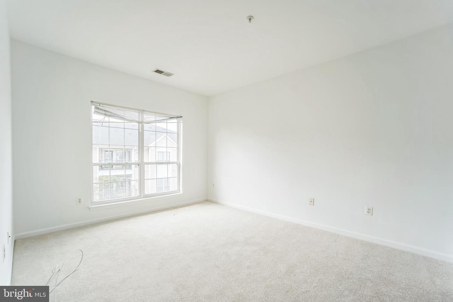 4854 EISENHOWER AVE #456, ALEXANDRIA, Virginia 22304, 2 Bedrooms Bedrooms, ,2 BathroomsBathrooms,Residential,For sale,4854 EISENHOWER AVE #456,VAAX2047606 MLS # VAAX2047606