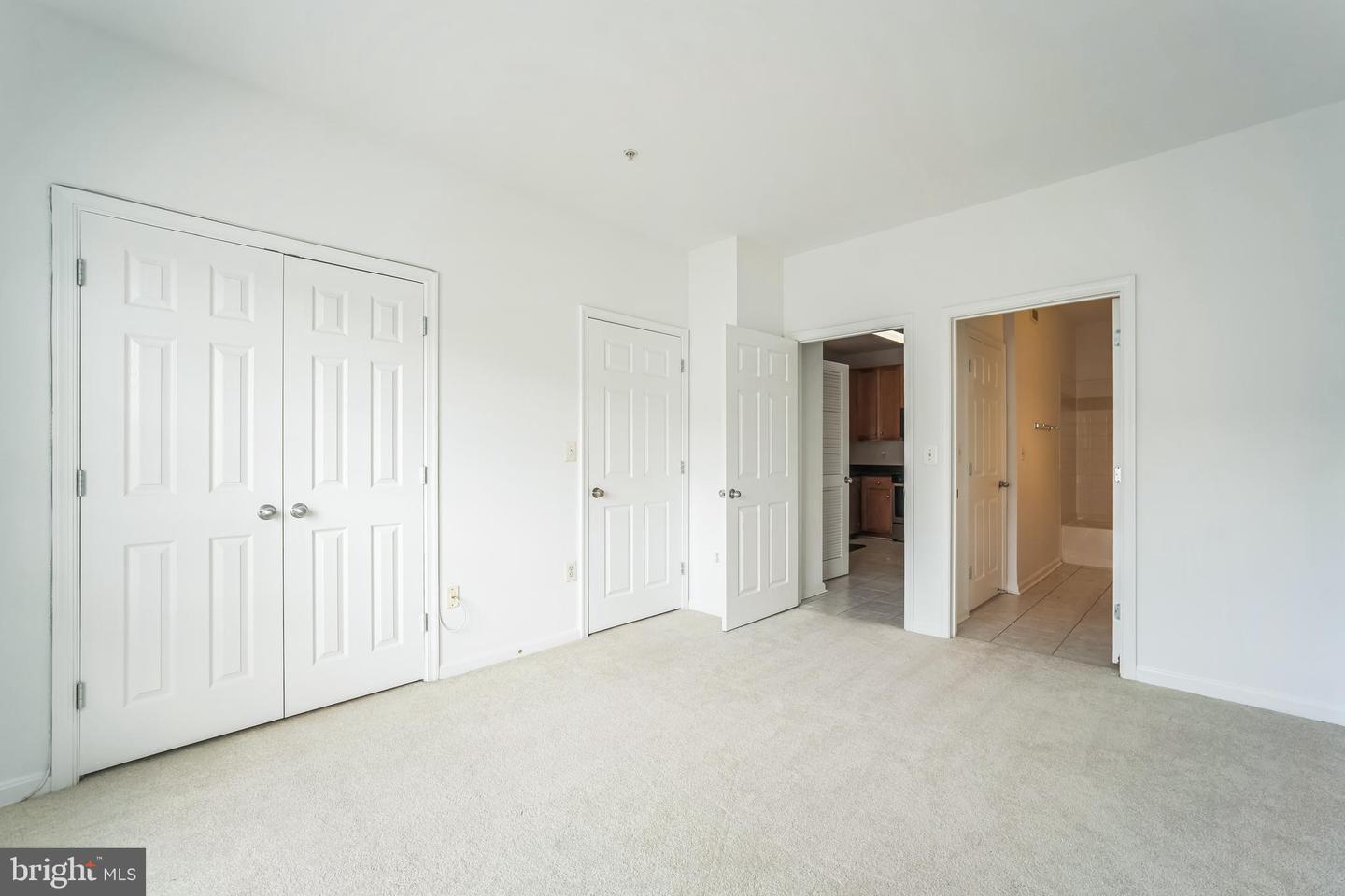 4854 EISENHOWER AVE #456, ALEXANDRIA, Virginia 22304, 2 Bedrooms Bedrooms, ,2 BathroomsBathrooms,Residential,For sale,4854 EISENHOWER AVE #456,VAAX2047606 MLS # VAAX2047606