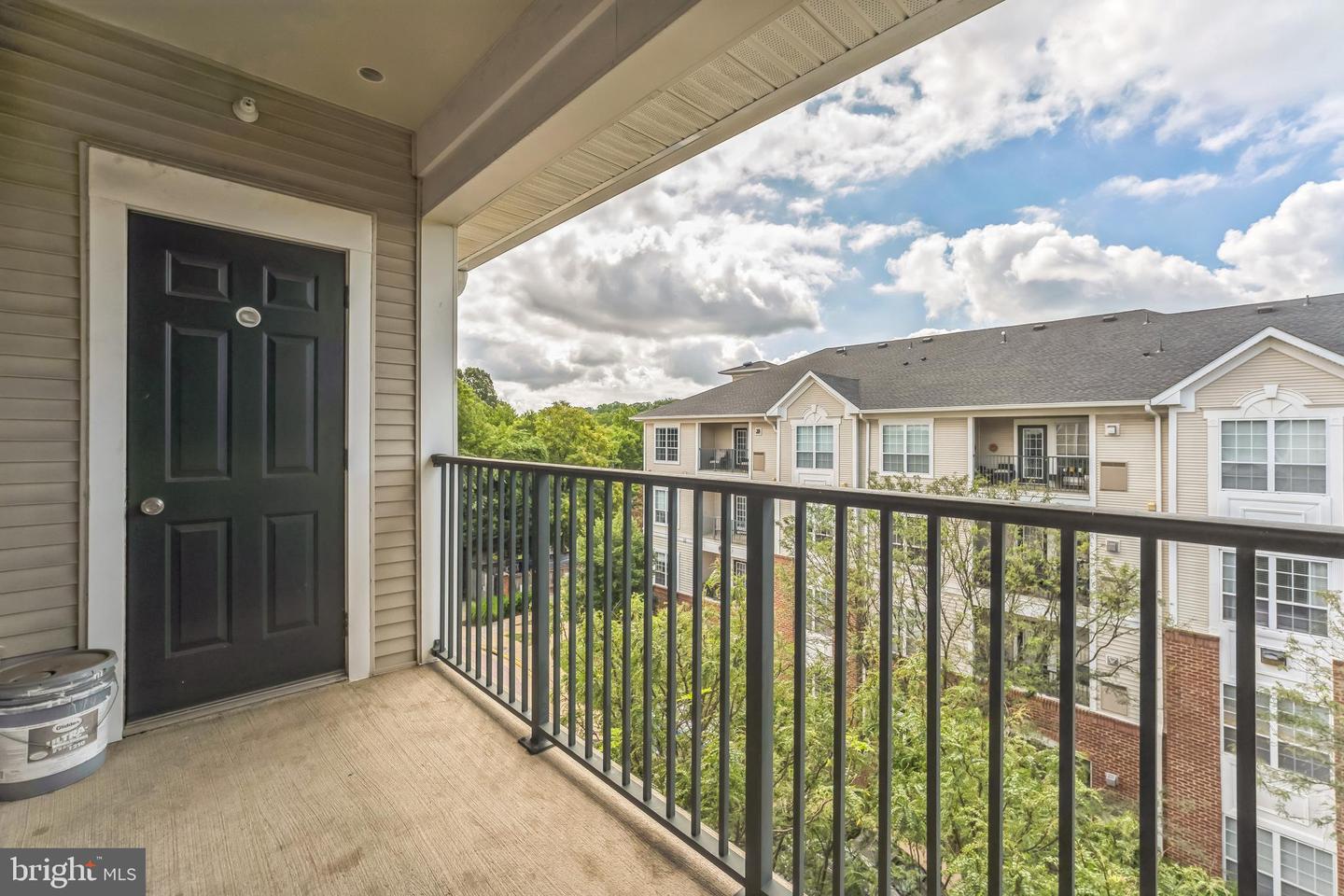 4854 EISENHOWER AVE #456, ALEXANDRIA, Virginia 22304, 2 Bedrooms Bedrooms, ,2 BathroomsBathrooms,Residential,For sale,4854 EISENHOWER AVE #456,VAAX2047606 MLS # VAAX2047606