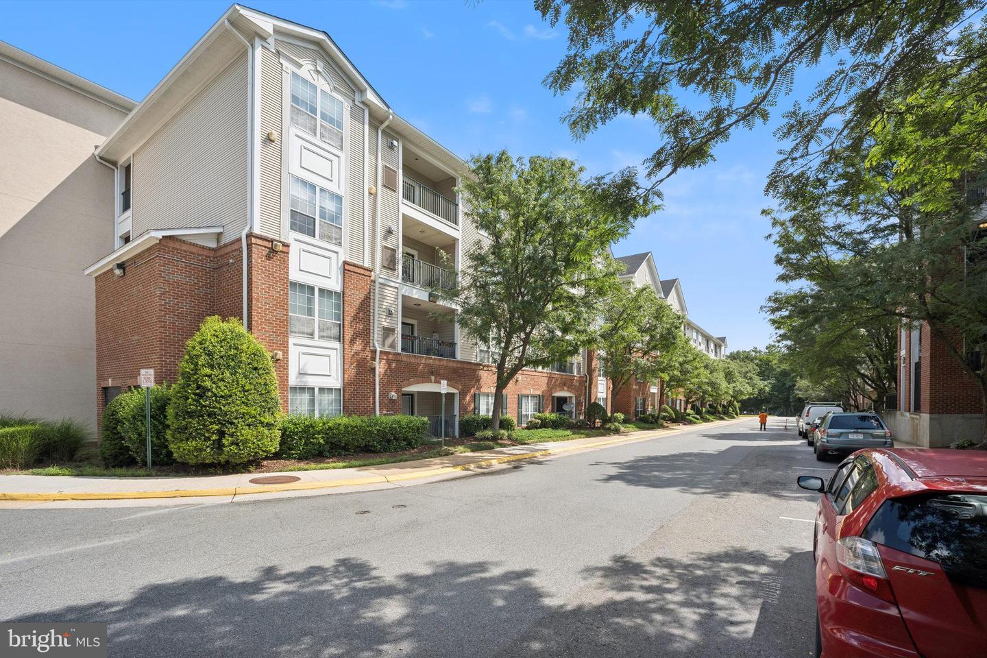 4854 EISENHOWER AVE #456, ALEXANDRIA, Virginia 22304, 2 Bedrooms Bedrooms, ,2 BathroomsBathrooms,Residential,For sale,4854 EISENHOWER AVE #456,VAAX2047606 MLS # VAAX2047606